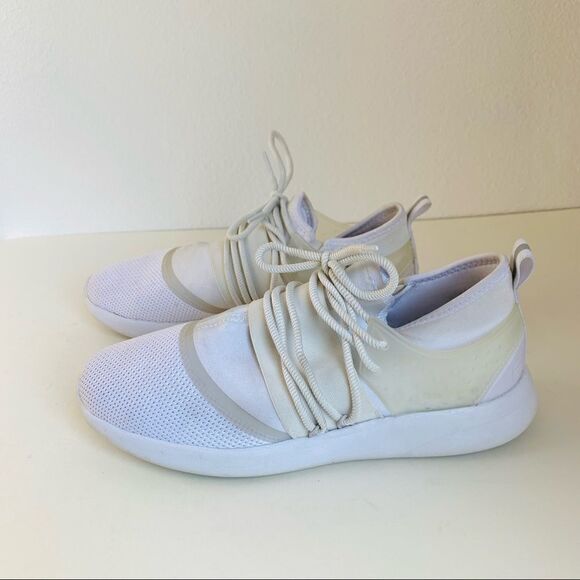 Fabletics Pismo II White Sneakers - Picture 1 of 8